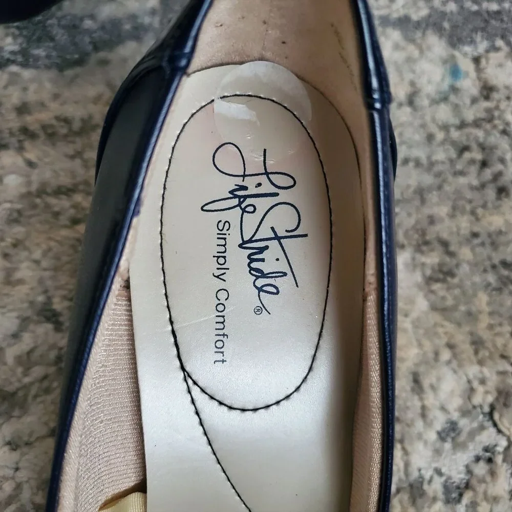 Life Stride Women's Simply Comfort  CAJUN Cap Toe Pumps Navy Blue Size 10M